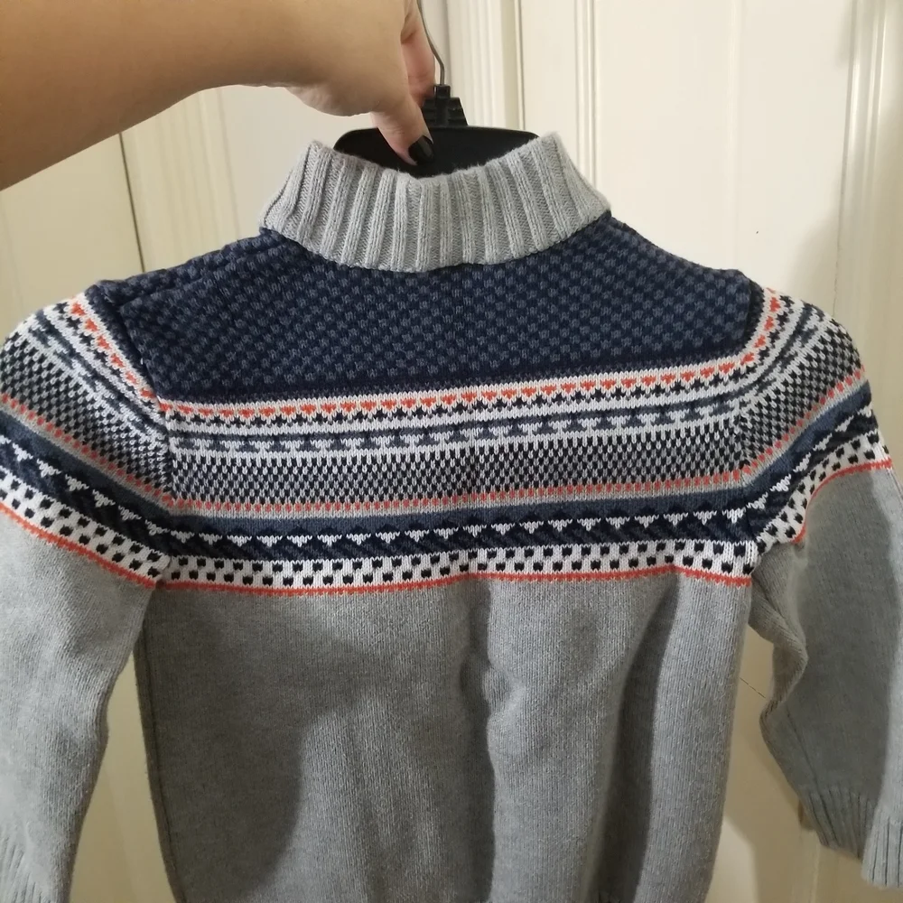 Gymboree Gray and Navy Geometrical Patterned Crewneck Sweater boys size 5-6 (A2)
